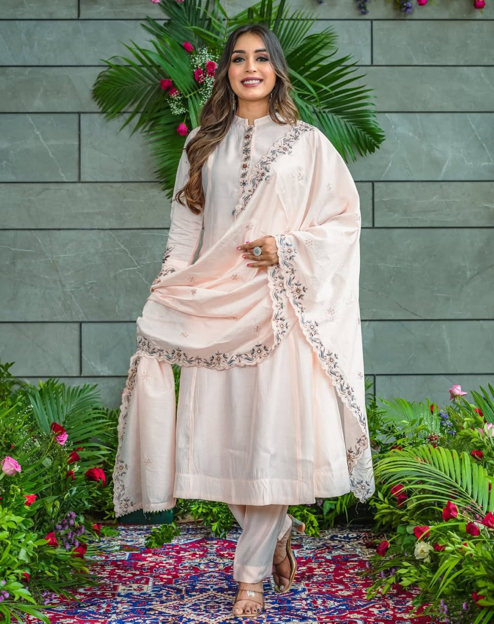 Elegant Powder Pink Hand-Embroidered Chanderi Silk Kurta Set with Cutwork Embroidered Dupatta